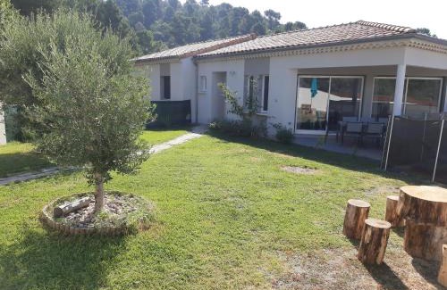 Vals-les-Bains House | Maison avec piscine à l'orée de la forêt