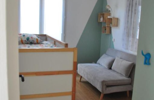 Gastes Villa | Maison avec piscine, jaccuzi, hammam à 800 m du lac