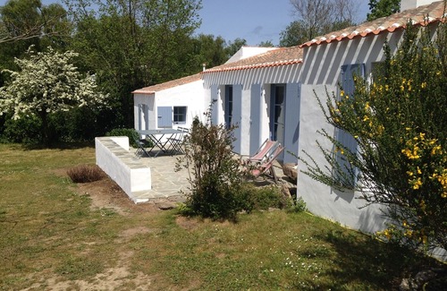 Ile d'Yeu House | Maison Baignée de Soleil, Jardin à Labris des Regards