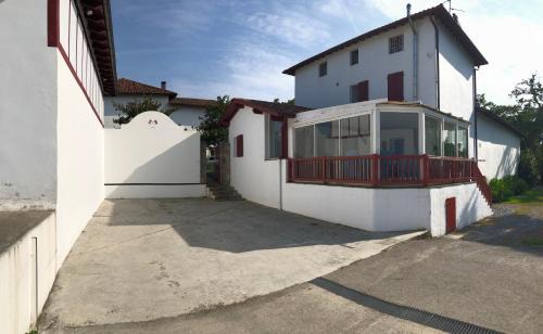 Behobie House | Maison Beltzenia