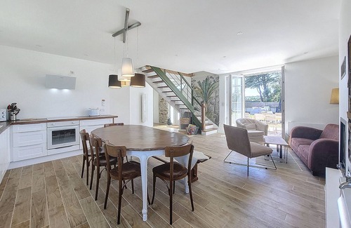 Guisseny House | Maison Bord de Plage: Swimming pool, Sauna, Whirlpool baths, Volleyball and GR34 on foot!