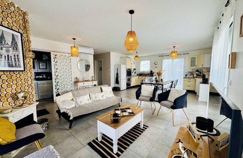 Theuville House | Maison Campagne Meublée Tourisme * * * 15 min from Chartres with Jacuzzi