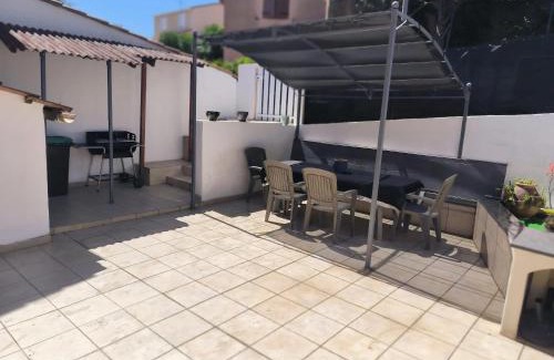 Mezzavia House | Maison chaleureuse à Ajaccio avec vue sur le jardin