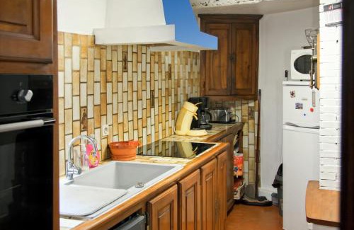 Montmeyan House | Maison chaleureuse