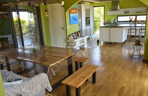Sainte-Clotilde House | Maison Chaleureuse Pour Familles et Groupes, un Oasis de Calme