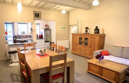 Arques-la-Bataille House | Maison charmante à Arques-la-Bataille avec terrasse et cheminée.