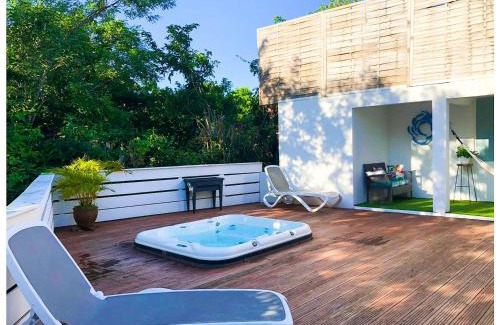 Pointe du Bout House | Maison charmante à Les Trois-Îlets avec jacuzzi