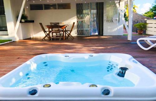 Pointe du Bout House | Maison charmante à Les Trois-Îlets avec jacuzzi