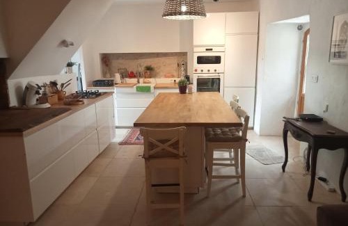 Dauphin House | Maison coeur de village