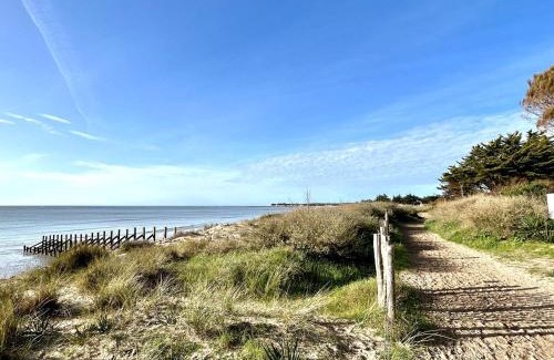 La Gueriniere House | Maison confortable face à la mer, 7 couchages, terrasse, jardin, wifi, parking, animaux acceptés - FR-1-224B-211