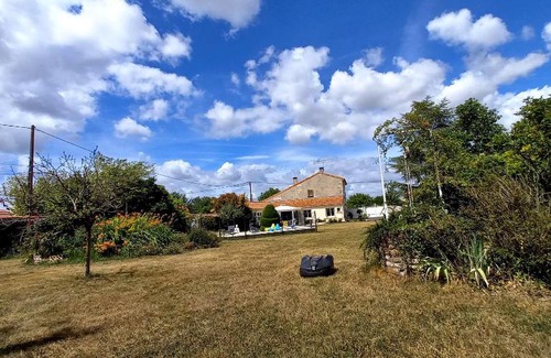 Saint-Georges-du-Bois Bed & Breakfast | Maison Coquelicot