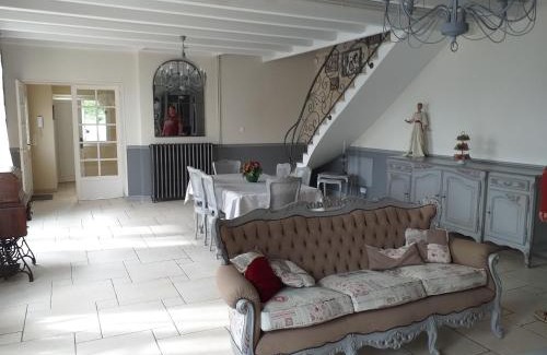 Saint-Georges-du-Bois Bed & Breakfast | Maison Coquelicot