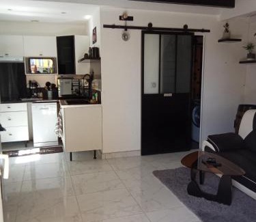 Gallargues-le-Montueux House | Maison coquette camarguaise