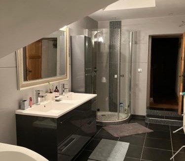 Hem Bed & Breakfast | Maison Corneille proche de Lille