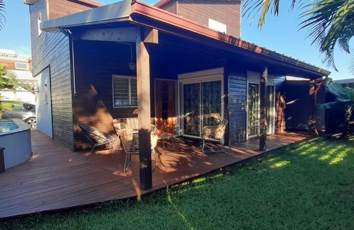 La Possession House | Maison cosy avec piscine