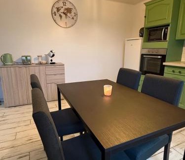 Chateaubernard Apartment | Maison Cosy et Bohème