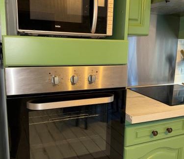 Chateaubernard Apartment | Maison Cosy et Bohème