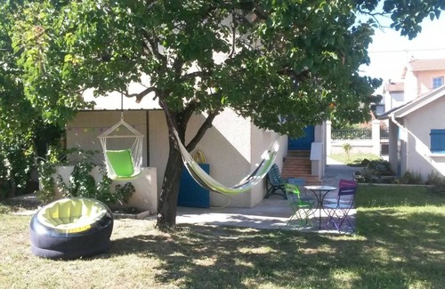 Parilly House | Maison Cozy + Jardin 425m2, Parking, Quartier Calme