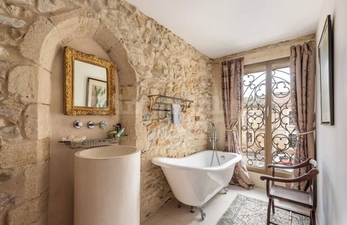 Aigues-Mortes Medieval City House | Maison D'exception Avec Piscine Intérieure