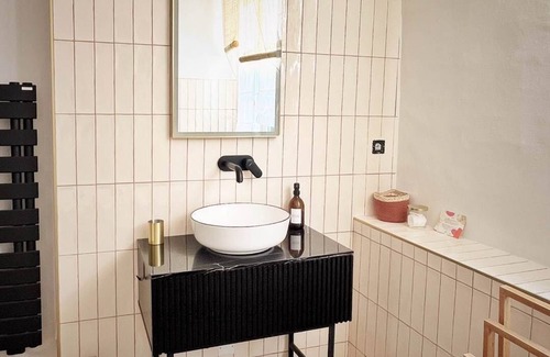 Limoges Apartment | Maison D'hôte - Chambre Double Lavandieres
