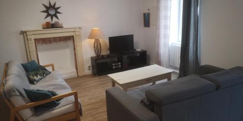 La Vraie-Croix House | MAISON DANS LE CHARMANT VILLAGE DE LA VRAIE-CROIX