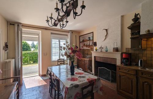 Preaux House | Maison de Bourg avec Grand Jardin, Salle de Jeux et Confort Moderne – Près des Châteaux de la Loire - FR-1-591-161