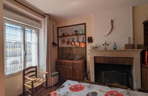 Preaux House | Maison de Bourg avec Grand Jardin, Salle de Jeux et Confort Moderne – Près des Châteaux de la Loire - FR-1-591-161