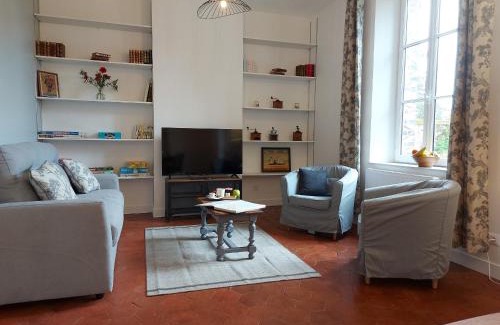 Crucey-Villages House | Maison de Charme à la Campagne avec Jardin, Billard, Baby-foot et Terrasse en Teck - FR-1-581-135