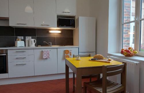 Crucey-Villages House | Maison de Charme à la Campagne avec Jardin, Billard, Baby-foot et Terrasse en Teck - FR-1-581-135