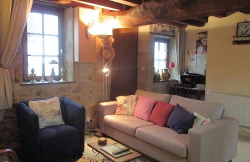 Bourbon-l'Archambault House | Maison de campagne avec pêche incluse et animaux admis - FR-1-489-293