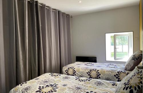 Isle-et-Bardais House | Maison de campagne rénovée avec étang privé et animaux acceptés - FR-1-489-389