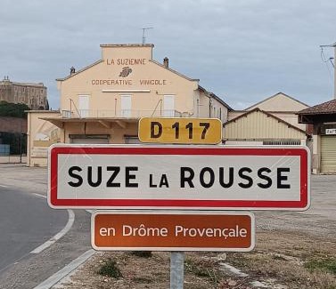 Suze-la-Rousse House | Maison de campagne avec piscine