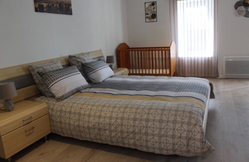 Montcaret House | Maison de Campagne Rénovée de 140m², Pouvant Accueillir 6 Personnes