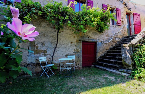 Rignac House | Maison de Campagne Rénovée Avec Piscine, Entre Rocamadour et Padirac