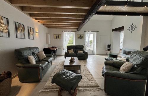 Louroux-Hodement House | Maison de caractère avec piscine et jardin à Haut-Bocage - FR-1-489-516