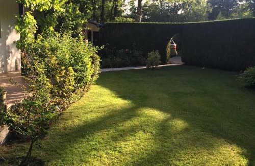 Savigny-sur-Clairis House | Maison de charme à Savigny-sur-Clairis avec piscine et sauna.