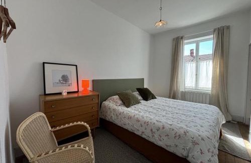 Charroux House | Maison de charme avec jardin clos et animaux acceptés - FR-1-489-538