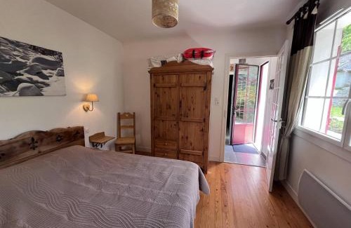 Cauterets House | Maison de charme 5 chambres, jardin central à Cauterets - FR-1-812-133