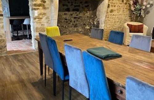 Joue En Charnie House | Maison de famille 10 pers, piscine chauffée, grand jardin, proche Le Mans - FR-1-410-433