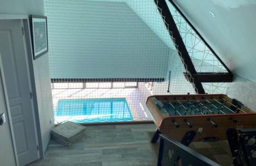 Joue En Charnie House | Maison de famille 10 pers, piscine chauffée, grand jardin, proche Le Mans - FR-1-410-433