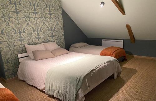 Joue En Charnie House | Maison de famille 10 pers, piscine chauffée, grand jardin, proche Le Mans - FR-1-410-433