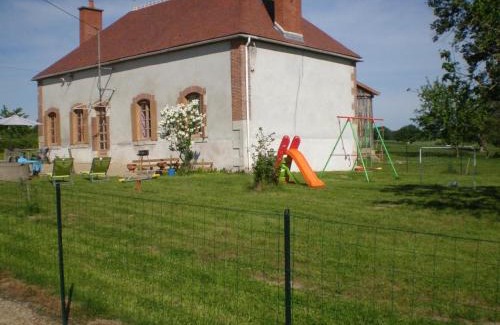 Cressanges House | Maison de ferme rénovée avec SPA et salle de jeux - FR-1-489-28