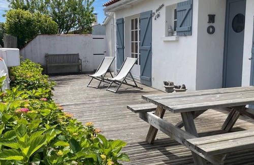 Noirmoutier-en-l'Ile House | MAISON DE TRADITION NOIRMOUTRINE "LA MAISON D'ÉTÉ - 2 MIN WALK FROM THE OCEAN