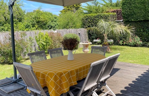 Noirmoutier-en-l'Ile House | MAISON DE TRADITION NOIRMOUTRINE "LA MAISON D'ÉTÉ - 2 MIN WALK FROM THE OCEAN