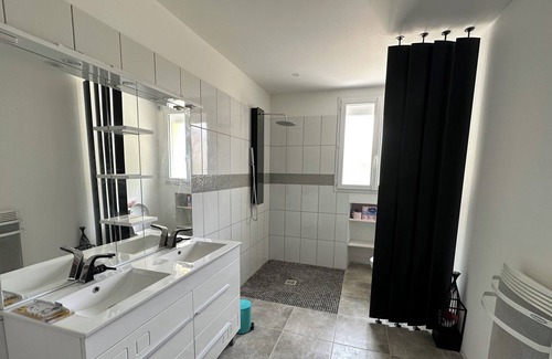 Saint-Andre-de-Cubzac House | Maison de Caractère Tout Confort à 5 Minutes de la Gare
