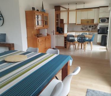 Saint-Meloir-des-Ondes House | Maison de la fontaine