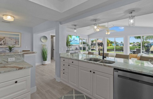 Fort Myers House | Maison de la Mer - Cape Coral Vacation Rental, Water front with direct access