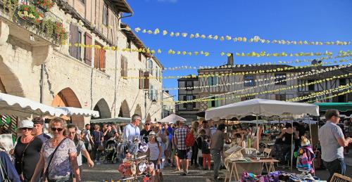 Eymet House | Maison de LOlivier, Beautiful Townhouse with Private courtyard