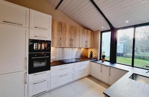 Arneke House | Maison de maître avec jardin, baby-foot, proche de Cassel et plages du Nord, tout inclus ! - FR-1-510-220