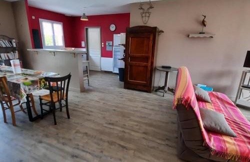 La Roche-Posay House | Maison de plain-pied avec jardin clôturé, proche Thermes St Roch - 3 chambres, WiFi, cuisine équipée - FR-1-541-46